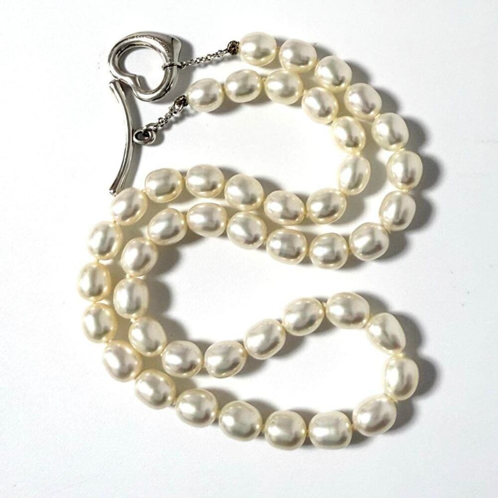 TIFFANY Silver Pearl Heart Necklace - Picture 2 of 10